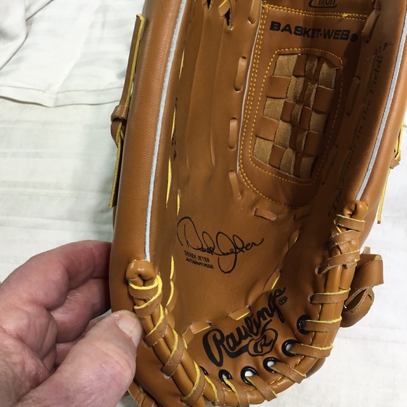 Rawlings Derek Jeter baseball glove, model RBG74, NWOT, left hand throw - Picture 4 of 5